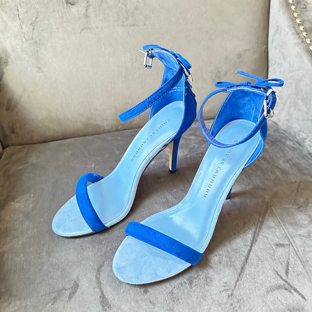 Chinese Laundry strappy heeled sandals. Royal blue, not sure if I wore them.